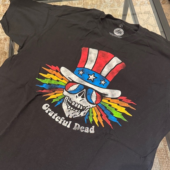 Grateful Dead Black Tee with Patriotic Skull Design - Picture 1 of 3